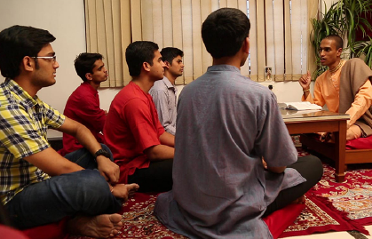 Students at a FOLK session